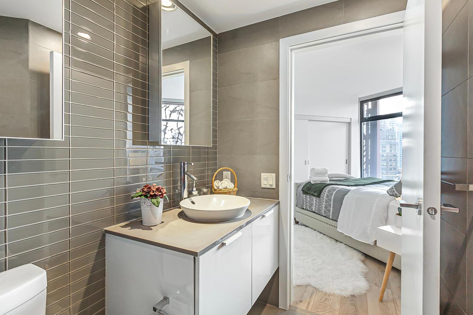 Spacious Modern High-Rise With Ocean & City Views バンクーバー エクステリア 写真