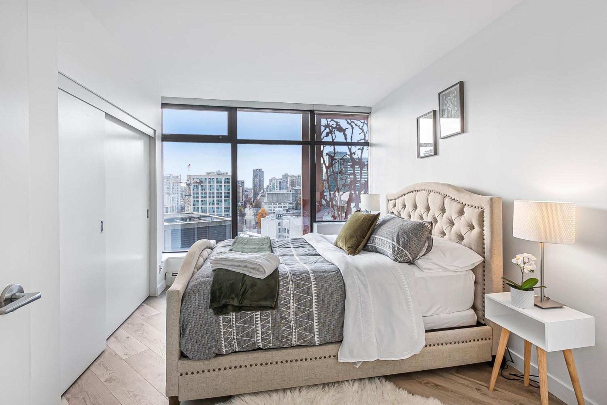 Spacious Modern High-Rise With Ocean & City Views バンクーバー エクステリア 写真
